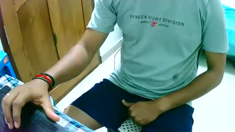 Snapshot of ingloriousuncut chatting on February 2025 11:38:02 PM Inglorious Hairy Uncut online show from February 2025 11:38:02 PM