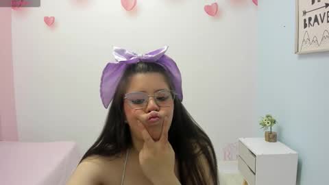 Ingrid petite online show from October 2025 07:01:01 PM