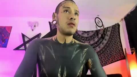 Snapshot of ink_u_buzz chatting on November 2025 12:32:02 AM Dani online show from November 2025 12:32:02 AM