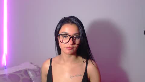 Abril online show from September 2025 03:52:01 AM