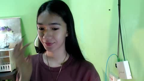 Reign online show from November 2025 07:40:03 PM