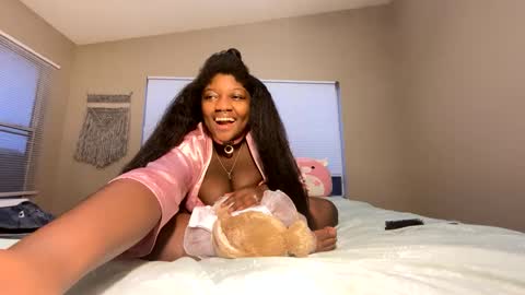 Lola online show from October 2025 01:31:02 PM