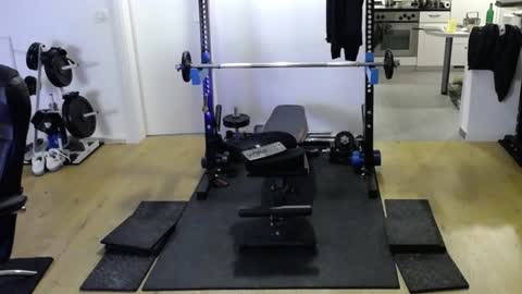 Snapshot of insanemaxxx chatting on December 2024 05:44:01 PM insanemaxxx online show from December 2024 05:44:01 PM