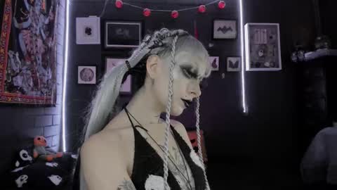   SANIA  online show from December 2025 04:47:02 PM