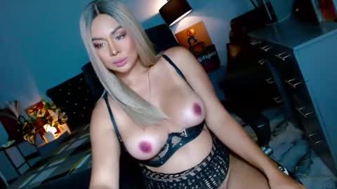 Snapshot of insatiable_queen16 chatting on May 2026 07:34:01 PM insatiable_queen16 online show from May 2026 07:34:01 PM