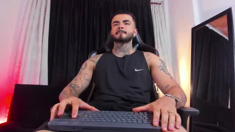 Snapshot of insolemnia chatting on March 2026 03:08:01 AM Brayan Chavez online show from March 2026 03:08:01 AM