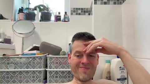 Snapshot of interestedhun chatting on October 2025 08:46:01 AM InterestedHun online show from October 2025 08:46:01 AM