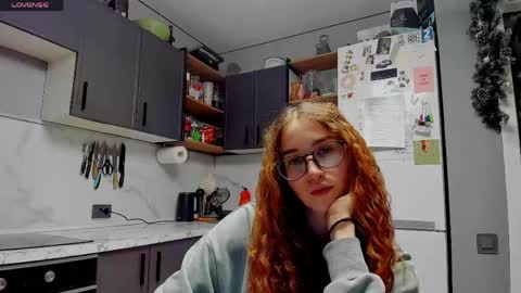 Snapshot of internetsexplorer chatting on May 2026 10:18:01 PM Bernadette Join online show from May 2026 10:18:01 PM