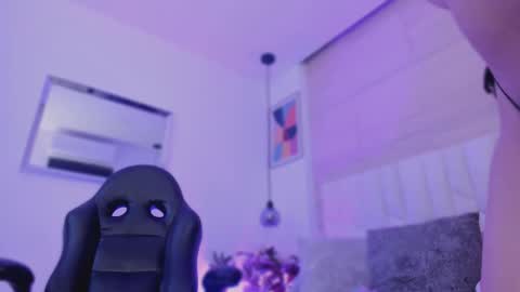 Snapshot of io_chie_ chatting on February 2026 04:18:02 AM io_chie_ online show from February 2026 04:18:02 AM