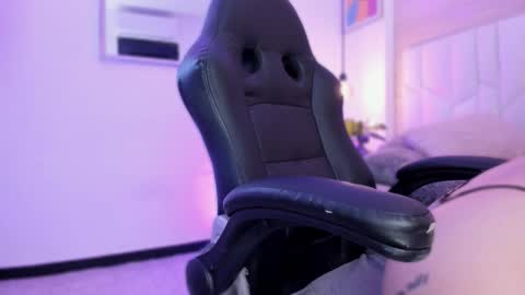 Snapshot of io_chie_ chatting on February 2026 04:10:02 AM io_chie_ online show from February 2026 04:10:02 AM