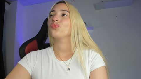 Snapshot of iris3019 chatting on February 2025 09:23:02 PM iris online show from February 2025 09:23:02 PM