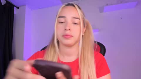 Snapshot of iris3019 chatting on February 2025 10:12:01 PM iris online show from February 2025 10:12:01 PM