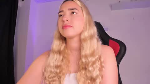 Snapshot of iris3019 chatting on February 2025 03:12:02 PM iris online show from February 2025 03:12:02 PM