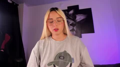 Snapshot of iris3019 chatting on September 2025 10:26:02 PM iris online show from September 2025 10:26:02 PM