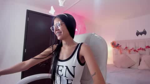 Snapshot of iris8_ chatting on October 2025 01:23:02 PM iris8_ online show from October 2025 01:23:02 PM