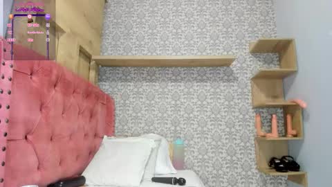 Snapshot of iris_charlotte chatting on February 2026 12:11:01 PM Hot Charlotte online show from February 2026 12:11:01 PM