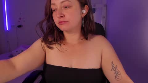 natalia online show from December 2024 03:01:01 PM