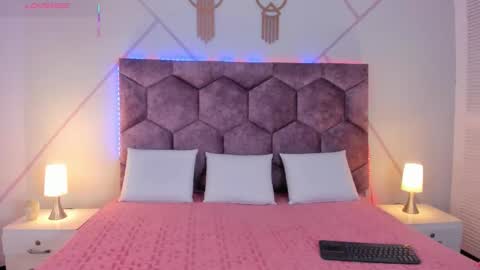 Iris online show from November 2025 12:52:02 AM