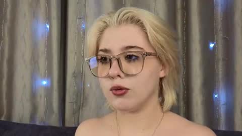 Iris Day Maya night online show from December 2024 05:10:01 PM