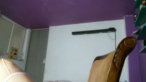 Snapshot of irisbell_ chatting on December 2024 04:52:02 PM Camilla online show from December 2024 04:52:02 PM