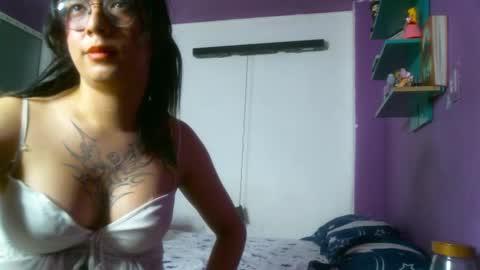 Snapshot of irisbell_ chatting on December 2024 02:25:02 AM Camilla online show from December 2024 02:25:02 AM