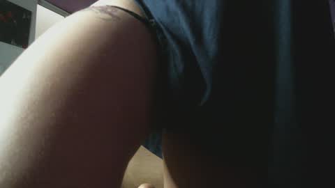 Snapshot of irisbell_ chatting on January 2025 01:40:01 PM Camilla online show from January 2025 01:40:01 PM