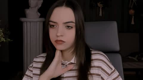 Iris online show from December 2024 04:01:02 PM