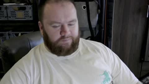 Snapshot of irishdaddy24 chatting on December 2024 01:18:01 PM twitter theirishman205 online show from December 2024 01:18:01 PM