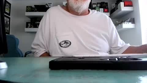 Snapshot of irishdudeloveoib chatting on September 2025 12:17:01 PM Irishdudelove online show from September 2025 12:17:01 PM