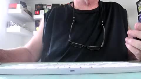 Snapshot of irishdudeloveoib chatting on November 2025 04:52:01 PM Irishdudelove online show from November 2025 04:52:01 PM