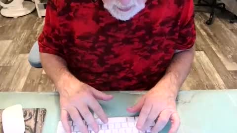 Snapshot of irishdudeloveoib chatting on December 2025 11:57:02 PM Irishdudelove online show from December 2025 11:57:02 PM