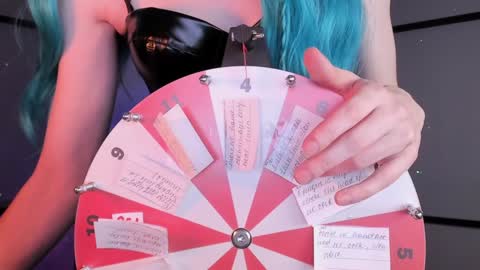 Snapshot of irisice chatting on December 2024 07:31:02 PM Miss Iris Fansly Miss Iris new inst.  online show from December 2024 07:31:02 PM