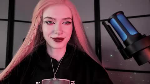 Snapshot of irisice chatting on February 2025 08:33:02 AM Miss Iris Fansly Miss Iris new inst.  online show from February 2025 08:33:02 AM