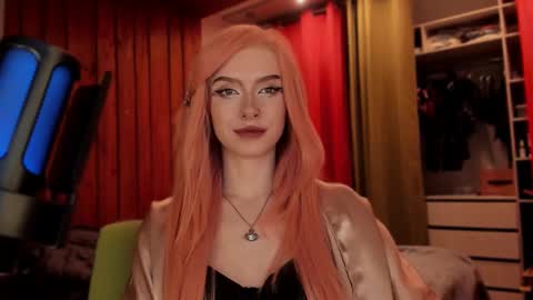 Snapshot of irisice chatting on March 2025 02:45:01 PM Miss Iris Fansly Miss Iris new inst.  online show from March 2025 02:45:01 PM