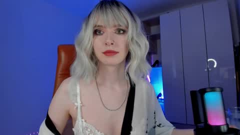 Miss Iris Fansly Miss Iris new inst.  online show from June 2026 05:46:01 PM