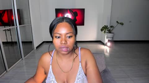 Snapshot of irismoon777 chatting on April 2026 08:00:02 AM Rose online show from April 2026 08:00:02 AM