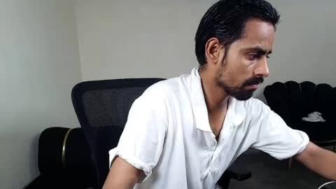 Snapshot of ironcharm4455 chatting on June 2026 04:17:01 PM Naveed online show from June 2026 04:17:01 PM