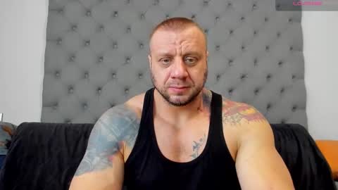 ironhulk22 online show from December 2025 10:30:01 AM