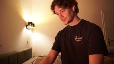 Snapshot of ironthud chatting on November 2025 09:57:02 PM Sam online show from November 2025 09:57:02 PM