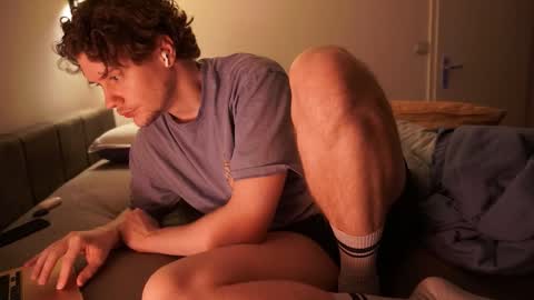 Snapshot of ironthud chatting on November 2025 09:36:01 PM Sam online show from November 2025 09:36:01 PM