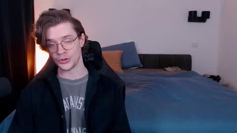 Sam online show from March 2026 07:53:02 PM