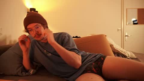 Sam online show from April 2026 07:39:02 PM