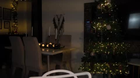 isa_____ online show from December 2025 12:51:01 AM