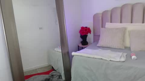 isa_bigass online show from November 2025 05:32:02 AM