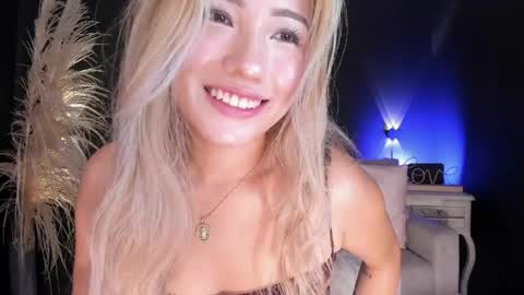 Isa Cortes  online show from May 2026 02:22:02 PM