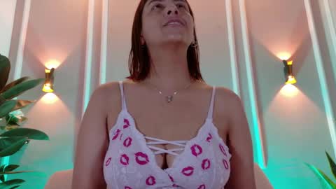 Isabella online show from April 2026 11:50:02 AM