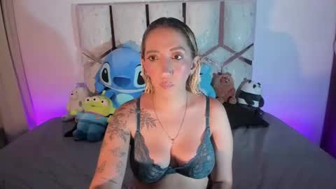 Snapshot of isa_klein chatting on July 2026 06:05:01 AM isa_klein online show from July 2026 06:05:01 AM