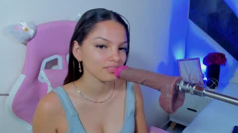 isa_kolins online show from April 2026 11:43:01 AM