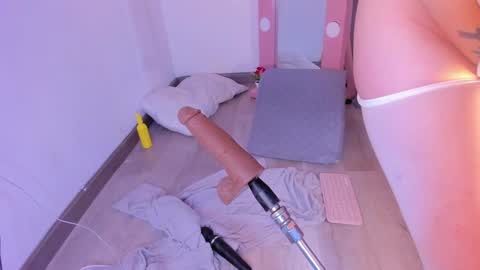 Snapshot of isa_redhair_ chatting on January 2025 07:17:02 AM .... Connection time 900 pm to 500 amRest days Wednesday and Saturday online show from January 2025 07:17:02 AM