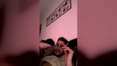 isaac250996 online show from December 2025 07:07:01 PM